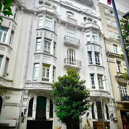 Arcade & Nisantasi Szálloda 4*