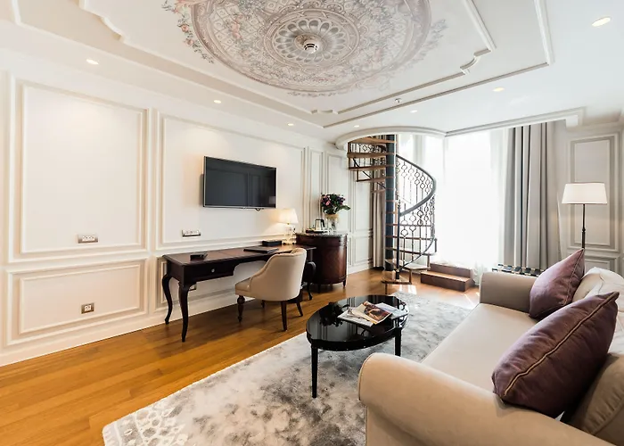 Отель Arcade & Nisantasi